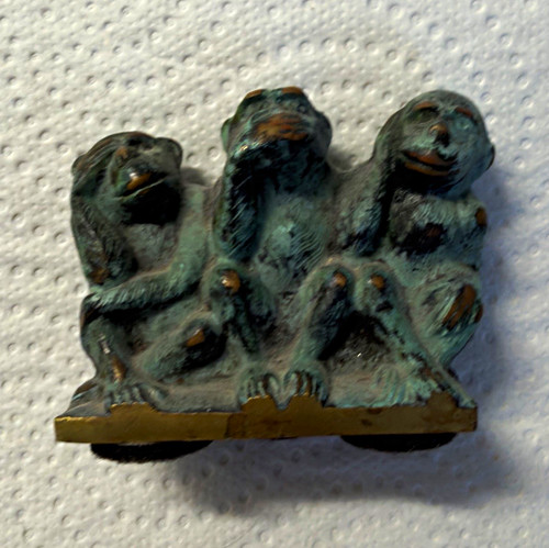 Alte skulptur drei affen - drei,