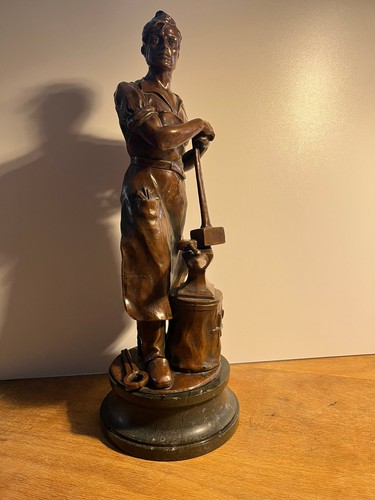 Statuette schmied über 100 - statuette,